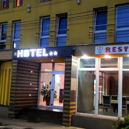 Hotel Riga Арад Экстерьер фото